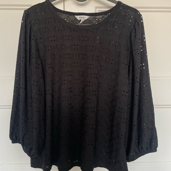(3 for $24❣️) Reitmans Black Eyelet Top - Picture 2 of 9